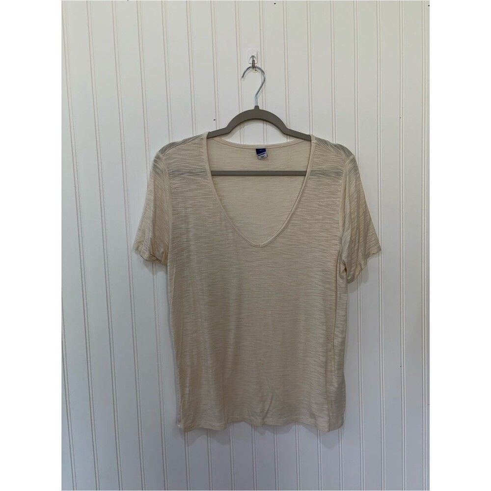 Old Navy Short Sleeve lightweight v neck Tee in cream